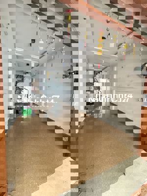 Nhà chính chủ 662/ Sư Vạn Hạnh Q10 ( đối diện vạn hạnh mall )