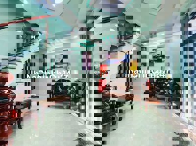 Nhà Sổ Riêng . 2ty299. ra Phạm Văn Đông 5p xe máy.