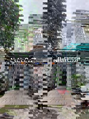 NHÀ 2TẦNG DT RỘNG 5X14M 3PN 2WC SẴN NỘI THẤT HẺM OTO GẦN CHỢ HIỆP BÌNH