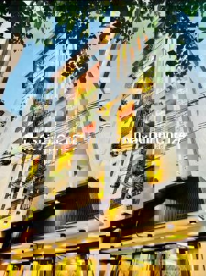 Bán toà mặt tiền Trường Chinh, dt 10.5 x 13m, Hầm 5 lầu st, nhà mới