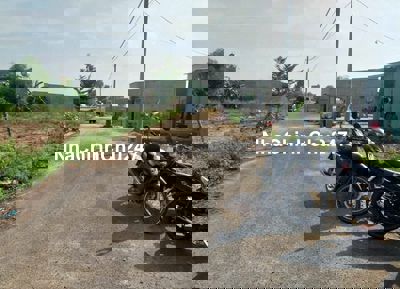 Kẹt tiền bán căn nhà 122m2 ở xã Tân Phú Trung - Củ Chi giá 720 triệu.