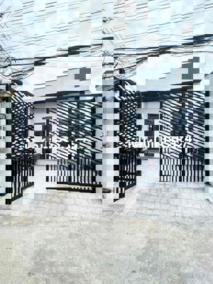 chính chủ cần bán nhà gần chợ Bình Chánh , sổ hồng riêng