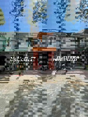 NHÀ GẦN CHỢ PHÚ THỨ 586