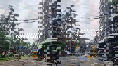 Chủ Ngộp Bank- Vay Hơn 4tỷ- 84m2- 3 Tầng-HXH- Ngay Công Viên- Nhỉnh 6T