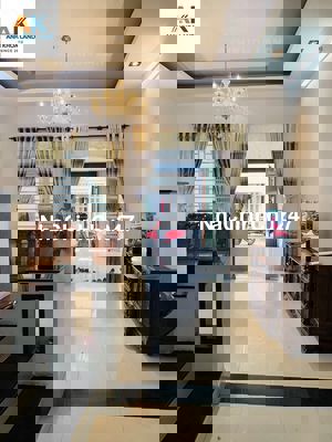 BÁN GẤP nhà ngay ĐH Cảnh Sát Ngang 5m_86m2_Có Sân để xe_Sổ đẹp, HC đủ