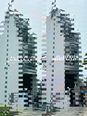 Chính chủ cần bán nhà vị trí cực đẹp khu trong khu dân cư giá 2ti 5