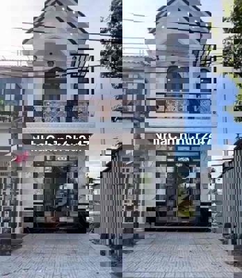 Chính chủ bán nhà 2 tầng (5x17) gần chợ Bình Chánh giá 1,1 tỷ sổ HR