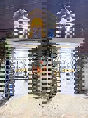 CHỦ KẸT TIỀN CẦN RA VỘI CĂN NHÀ 100M2 , CHỦ NGỢP NÊN TRẢ GIÁ LÀ CHỐT