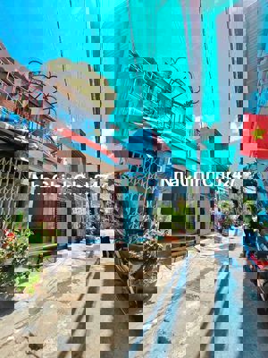 Nhà xe hơi giá chủ ngộp vbak  hơn 2ty