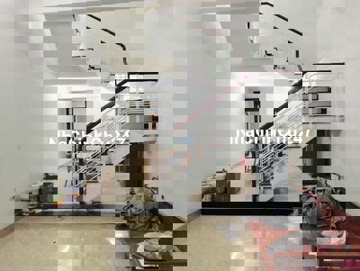 Chính chủ bán nhanh nhà đường 7.5 m Trần kim xuyến giá rẽ