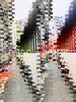 Bán gấp nhà Gần phố An Dương Vương - ngõ nông giá rẻ gần lotte tây hồ