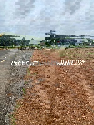 Đất xây nhà 200m² - 100m² thổ cư giá 235triệu giáp tp Đồng Xoài