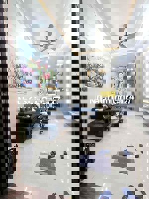 Bán nhà phố Trần Khát Chân ngõ nông ba gác chánh 50m2 x 5T giá 6.5 tỷ