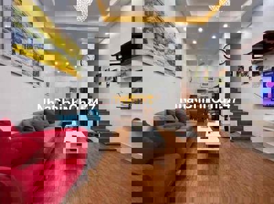 Bán Nhà Phố Mễ Trì Thượng 40m, ngõ nông gần ô tô tránh, phố kd sầm uất