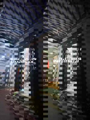 Bán Đất Tặng Nhà Phố Yên Hoà- Sổ Đỏ 106m2- Mt 7.2m- 3 Tầng - 5 Phòng N