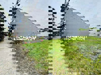 Bà sáu kẹt tiền cần bán gấp lô đất thổ 100% sổ hồng chính chủ gần chợ