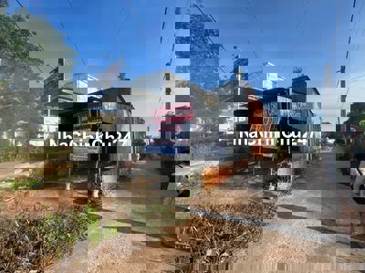 Đất sổ  hồng sang tên công chứng trong ngày kèm  nhà