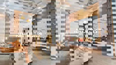 Đại Hạ Giá! Tôn Đức Thắng, gần phố, ngõ nông, nhà đẹp, 39m2*5T