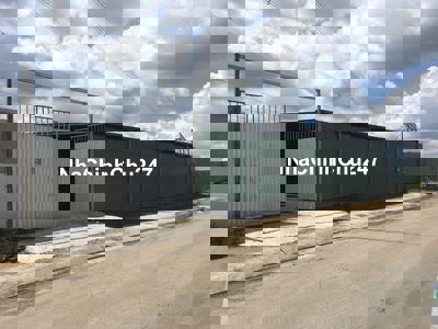 Bán bãi đậu xe 2500 m2 có 250 m2 nhà kho đường Hồ Học Lãm Q8