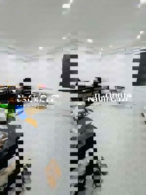 NHÀ MẶT TIỀN 5 TẦNG 118M2(6.1X19.5) 10PN Dòng Tiền 20tr/th MTKD NPCHU