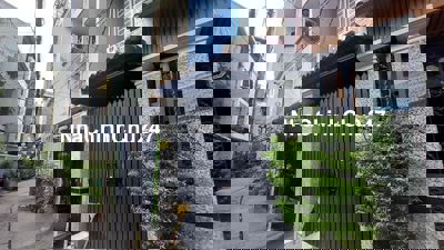 MUA ĐẤT TẶNG NHÀ- HẺM 4M - NGAY CHỢ BÀ CHIỂU 68M2 (5m x 14M) - CHO THU