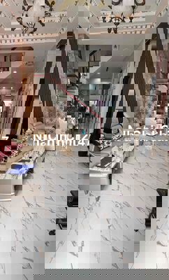 BÁN NHÀ NGÃ TƯ GA SÁT GÒ VẤP- 68M - (4x17M) 4 TẦNG HXH - 6.4 TỶ TL