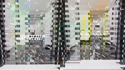 Nhà bán Minh Khai, ngõ nông, rộng thông, thang máy xịn sò, 52m2, hơn 9