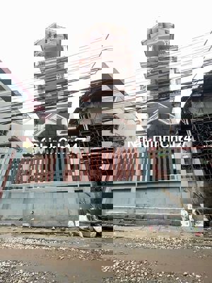 Nhà oto tránh 157m , MT 11m