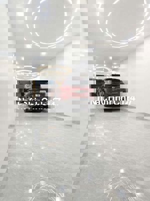 Hoàng Quốc Việt – 52m² – Ngõ ô tô – Thang máy – Kinh doanh  – 15 tỷ