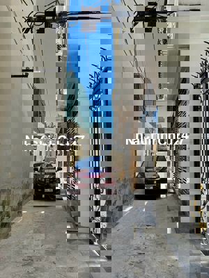 Bán nhà 30m x5 tầng LA KHÊ - Full nỘi thất- oto đỗ cửa- Giá chỉ 8ty500