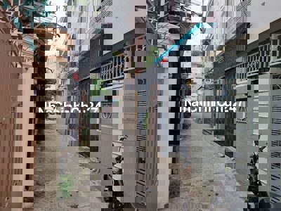 Nhà 4m x 14m, 03 tầng, hẻm xe hơi quay đầu, sổ hồng chính chủ lâu đời