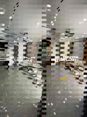 siêu phẩm hoa hậu Ngọc Thụy. gara Oto thang mấy. nội thất sịn