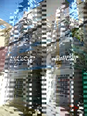 Nhà mặt tiền, gần chợ Nguyễn đình Chiểu