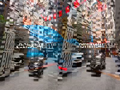 Lạc Long Quân – 50m² – Nhà đẹp như phim Hàn – ô tô – Thang máy – 16 tỷ