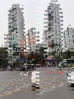 Bán Chung Cư Lê Văn Lương, vị trí đỉnh, 2 mặt phố, sát Hồ, giá mềm