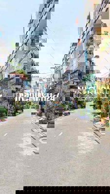 MẶT TIỀN - EM ĐỨNG ĐÂY 100 NĂM NỬA EM VẪN ĐẲNG CẤP, VẪN LÀ EM