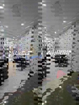 Nhà phố ngang 5m dài 22m 4 phòng ngủ 3 phòng vệ sinh