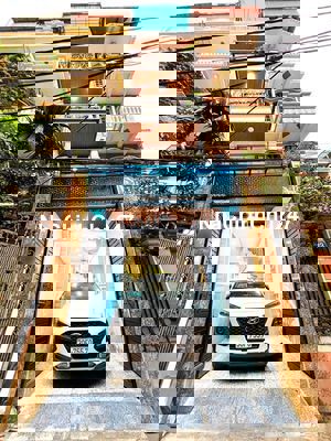 Bán Hoa Hậu Thanh xuân gara oto 7 chỗ, 10m ra hồ nhà nội thất cao cấp