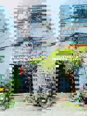 Nhà phố 4m x 16m. Đúc 3 lầu Mặt tiền Đường Thới An 10