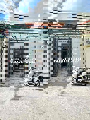 Nhà 1 Lửng Gần Bệnh Viện Bình Chánh - 100m2 - Giá Bán Gấp 780tr