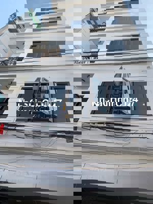 BÁN NHÀ KIM CHUNG,LAI XÁ 5 TẦNG, ÔTÔ 7 CHỖ ĐỖ CỬA,VÀI PHÚT RA GA NHỔN