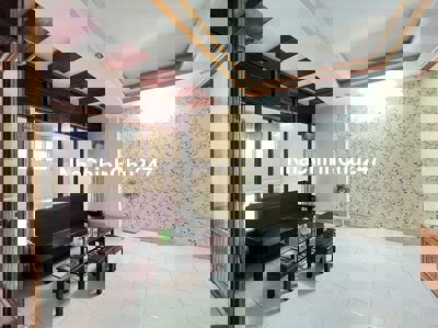 BÁN NHÀ 1TRỆT 2 LẦU NGUYỄN TẤT THÀNH