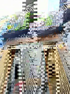 🎋( 4,4 Tỷ ) NHÀ 3 LẦU ĐẸP, SÁT HẺM XE TẢI, GẦN MẶT TIỀN TÔ HIẾN THÀNH