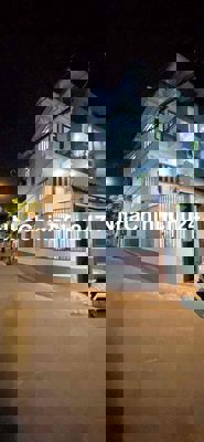 Nhà 2 mặt tiền 4x18 đúc 3 tấm. Hẻm THÔNG 8m mới 100%