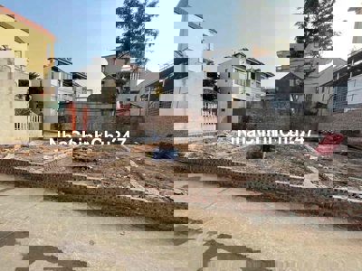 3 lô Ninh Sơn, thị trấn Chúc Sơn, chính chủ nhà mình cần bán  Tài chín