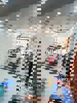 Nhà Đẹp Láng Hạ, 7 Tầng Thang Máy, Gần Mặt Phố, KD Đa Mô Hình