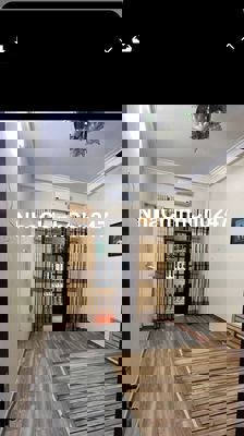 CHÍNH CHỦ GỬI BÁN NHÀ THỤY KHUÊ GẦN BỆNH VIỆN THU CÚC ĐI BỘ RA HỒ TÂY