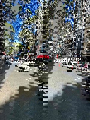 Chính chủ bán nhà Mặt Tiền  3 Tháng 2. Q10. 4.3x16m. 4T. Giá: 35 tỷ