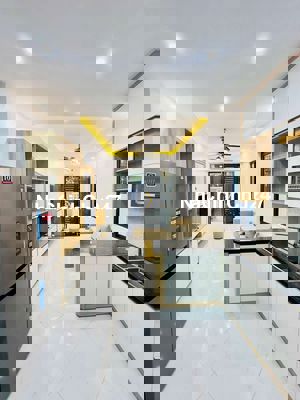 CHÍNH CHỦ BAST LẠI NHÀ MỚI NHẬN SỔ VÀ CHÌA KHOÁ, FU NỘI THẤT VỀ SẴN Ở