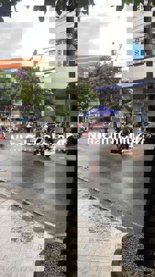 Hai mặt tiền chợ Hoàng Hoa Thám , p.13, Tân Bình .